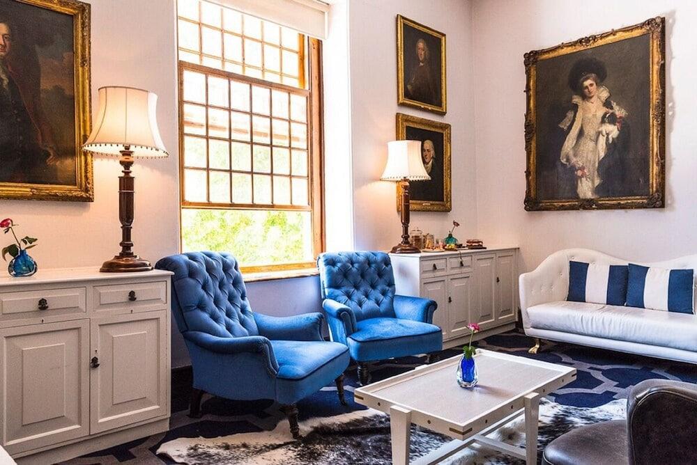 The Alphen Boutique & 5*